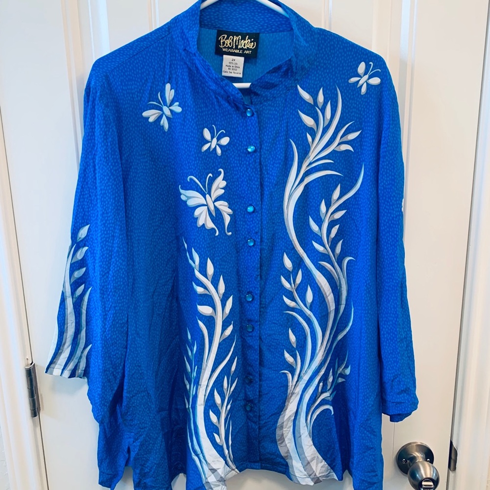 100% silk Bob Mackie button-down top